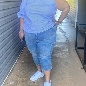 Lane Bryant Light Wash Denim Capri Jean Size 28